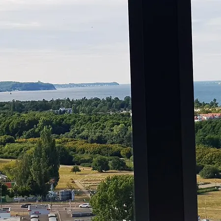16th Floor View On The Sea And City. 15 Minutes Walk To The Beach. Apartment *