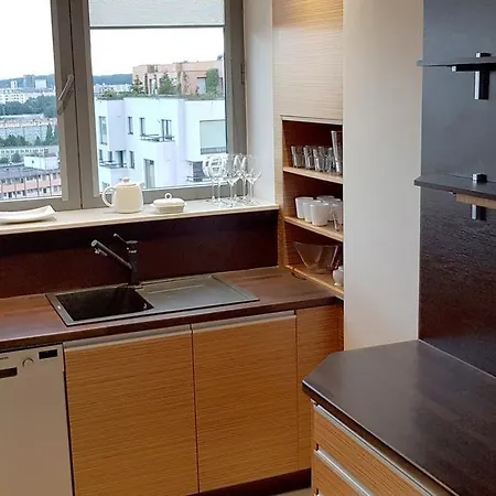 16th Floor View On The Sea And City. 15 Minutes Walk To The Beach. Apartment